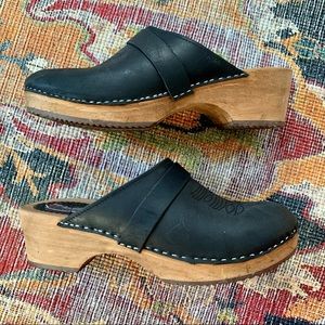 Steve Madden vintage Swedish wood clogs